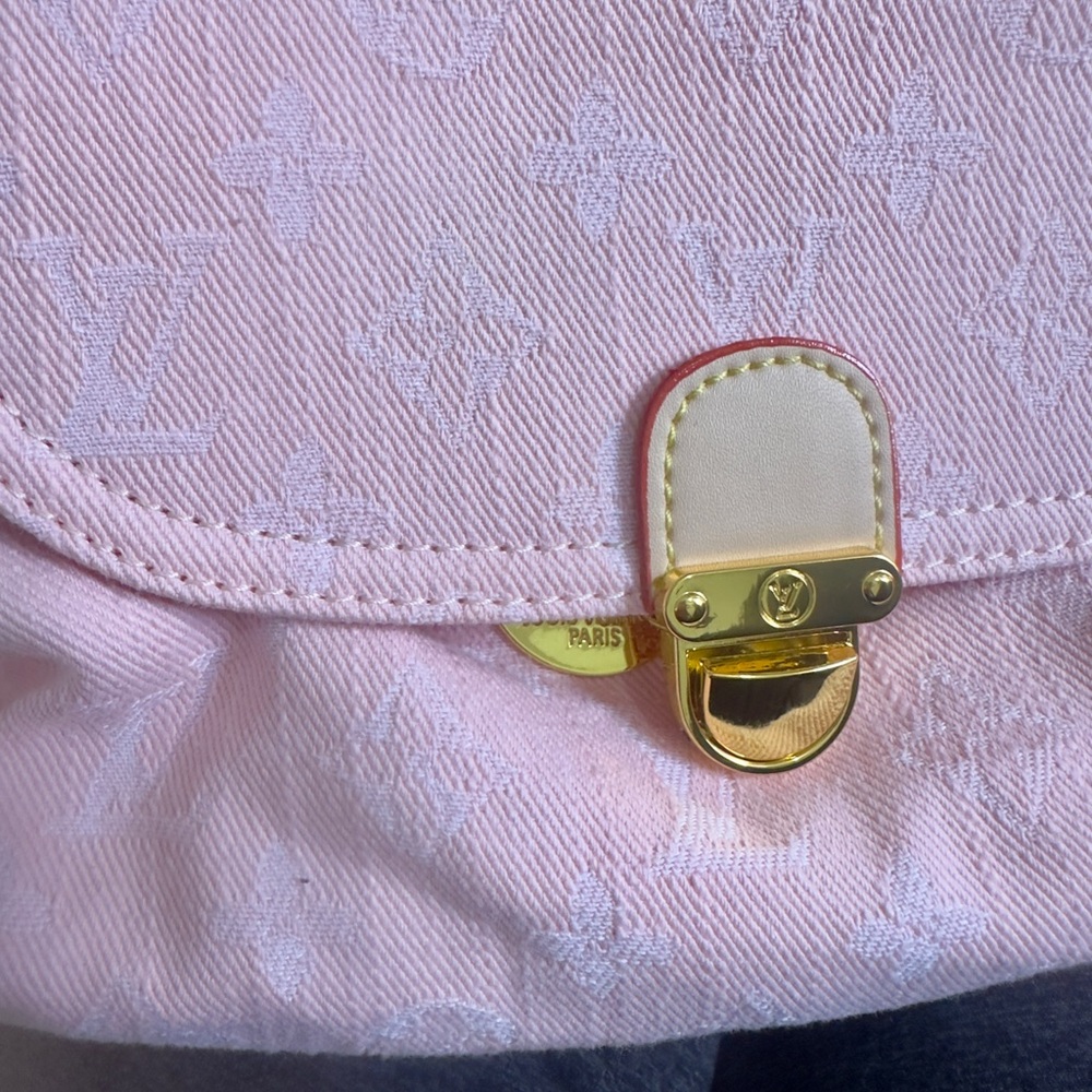 Beautiful - Picture 2 of 10